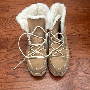 Jack Rogers Winter Boots - fuzzy inside
